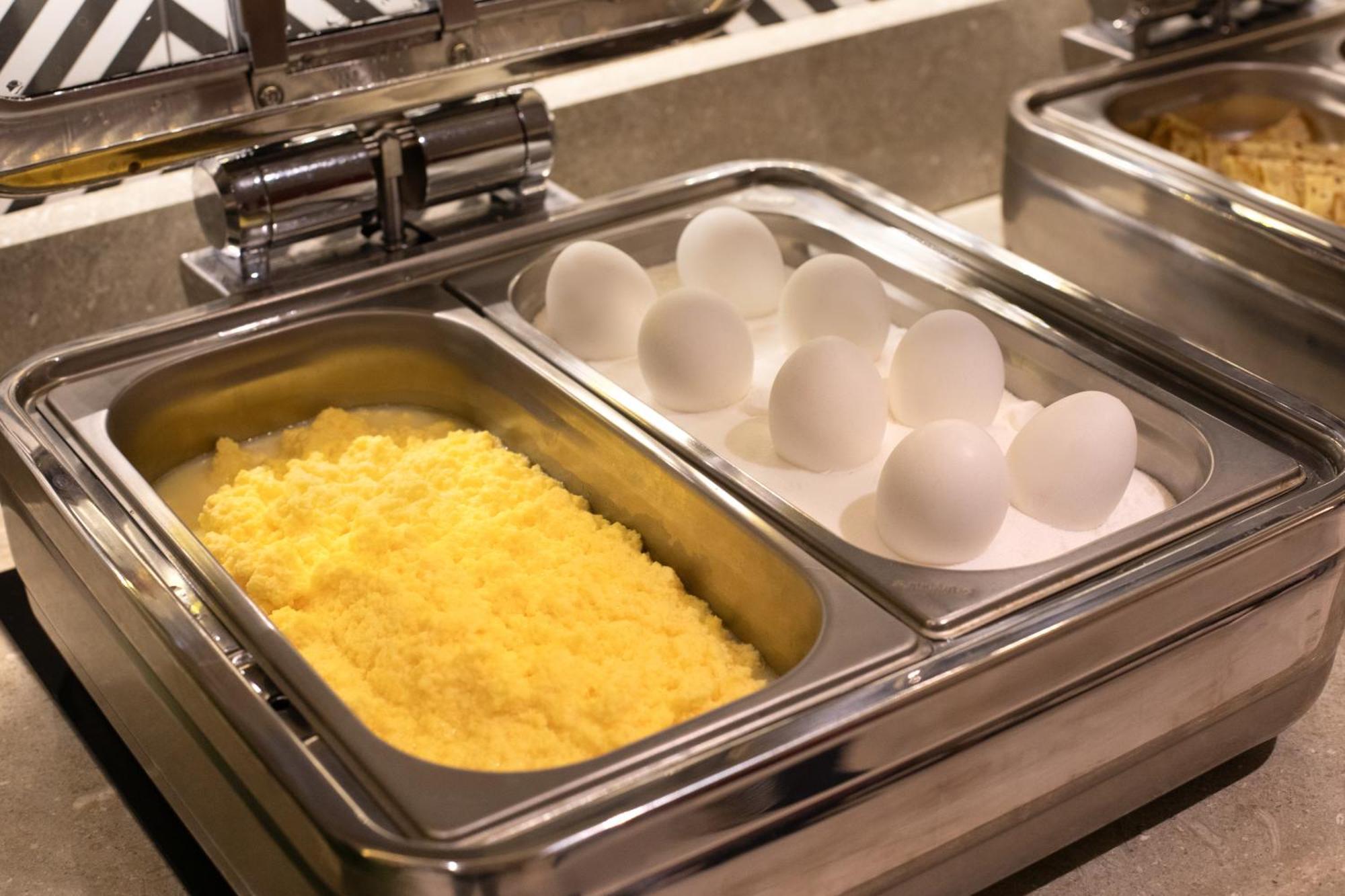 Bentley Hotel Old City-Special Class Istanbul Bagian luar foto Scrambled eggs and hard-boiled eggs