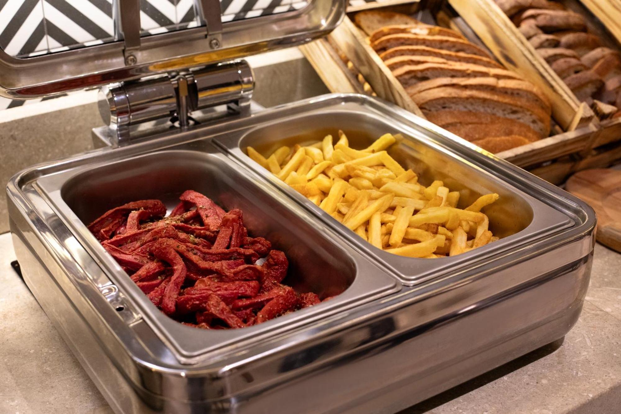 Bentley Hotel Old City-Special Class Istanbul Bagian luar foto A chafing dish